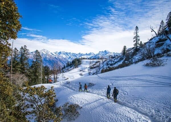 Manali mountains covered with snow
