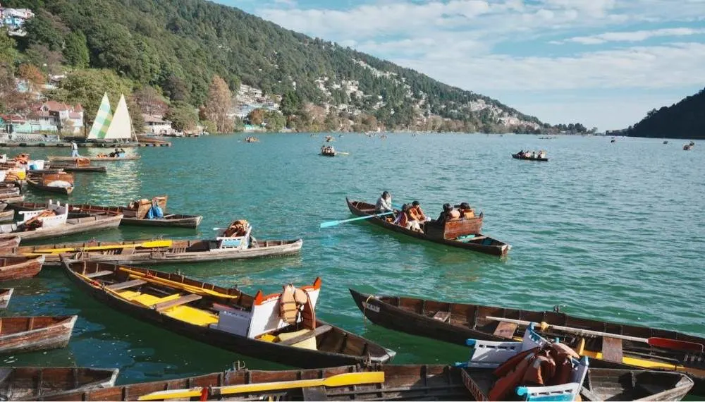 Best Honeymoon places Boating on Naini Lake, Nainital