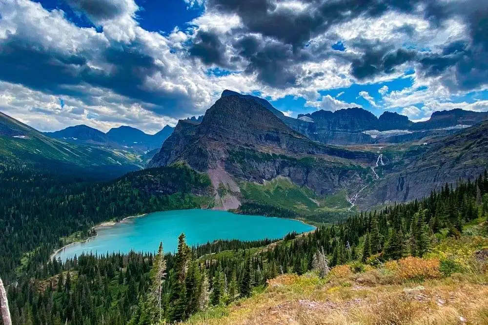 Beautiful mountain and lake view at Glacier National Park Montana